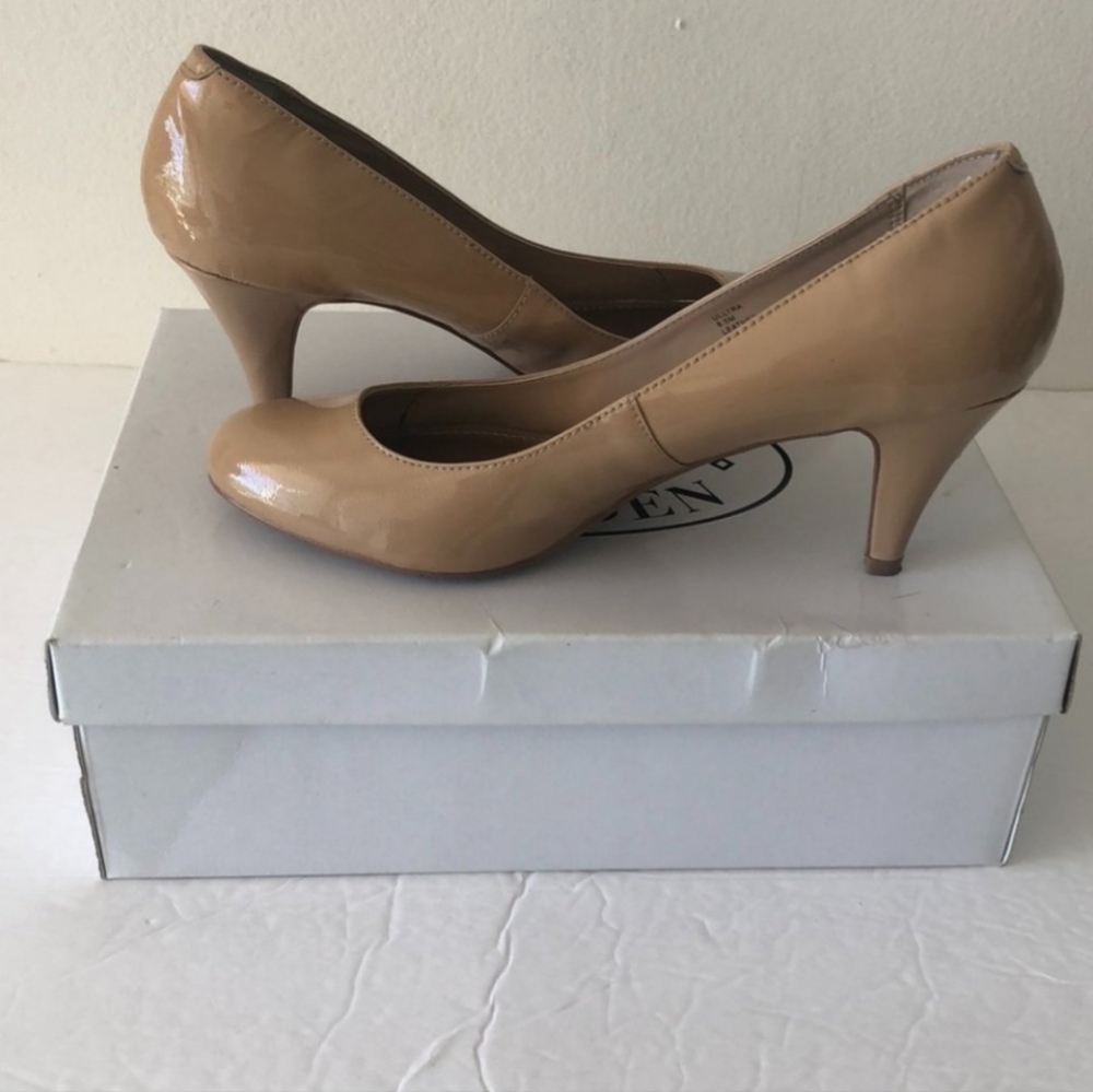 Blush Nude Patent Leather Heels Pump Shoes ULLTRA by Steve Madden Sz. 10…